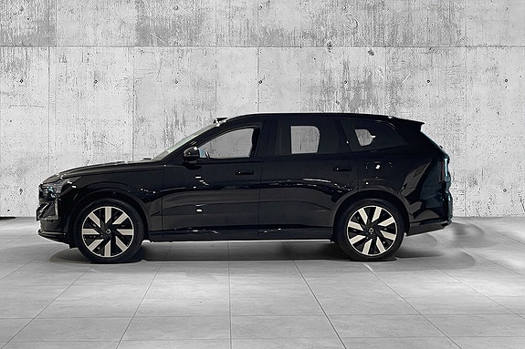 Volvo EX90 13 of 30