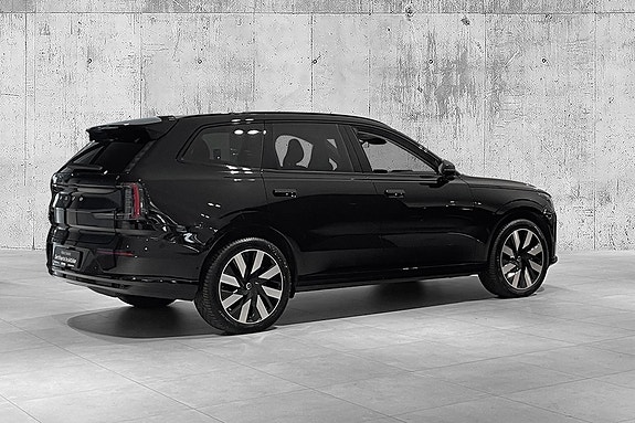 Volvo EX90 5 of 30