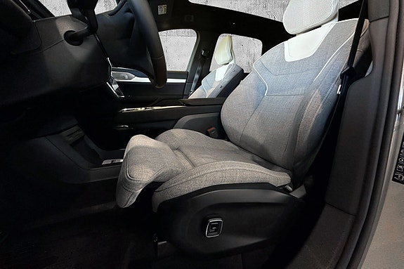 Volvo EX90 15 of 30