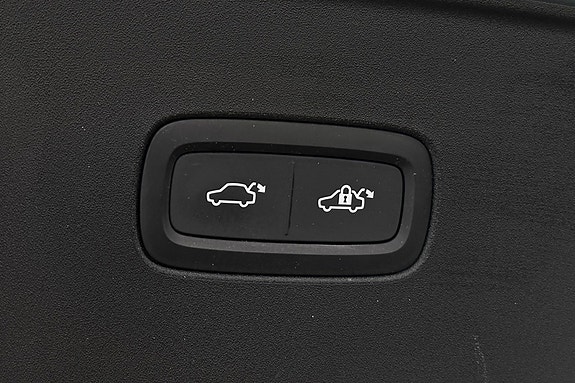Volvo EX90 13 of 30