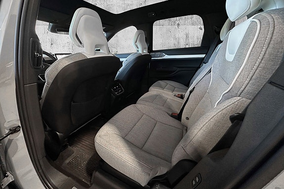 Volvo EX90 17 of 30