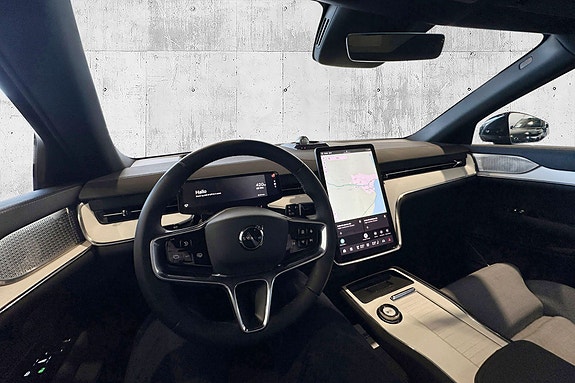 Volvo EX90 16 of 30