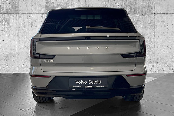 Volvo EX90 8 of 30