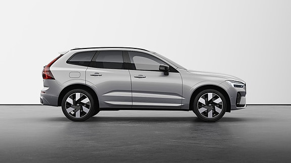Volvo XC60 2 of 27