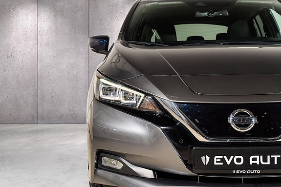 Nissan Leaf 4 of 8