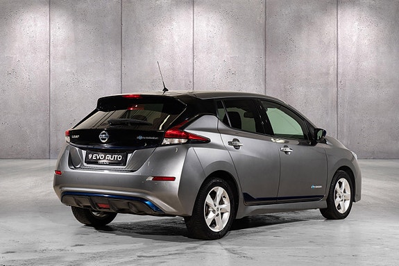 Nissan Leaf 5 of 8