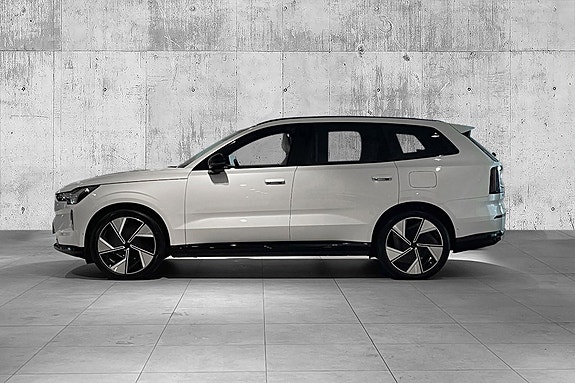 Volvo EX90 14 of 30