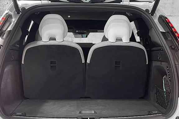 Volvo EX90 11 of 30