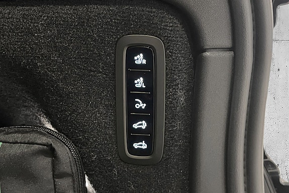 Volvo EX90 12 of 30