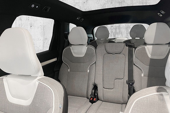 Volvo EX90 29 of 30