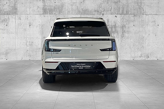 Volvo EX90 8 of 30