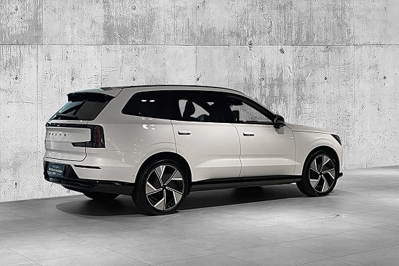 Volvo EX90 5 of 30