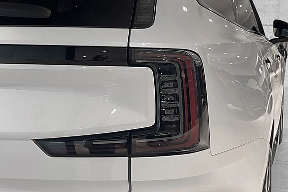 Volvo EX90 7 of 30