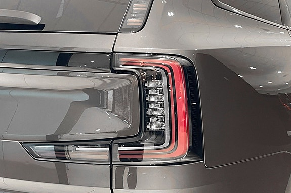 Volvo EX90 8 of 30