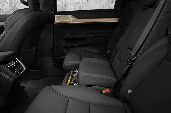 Volvo EX90 30 of 30