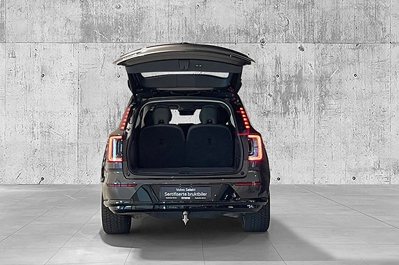 Volvo EX90 12 of 30