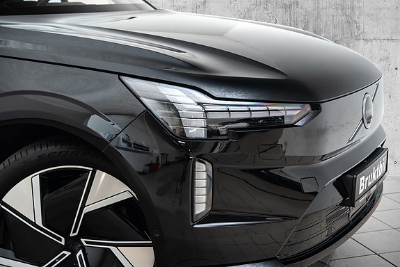 Volvo EX90 3 of 30