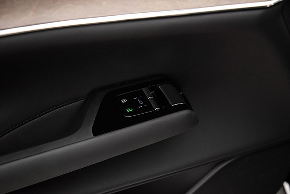 Volvo EX90 19 of 30