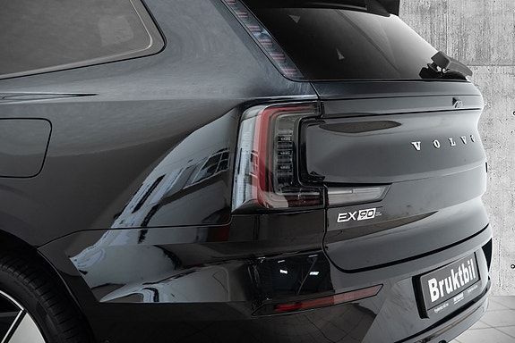 Volvo EX90 7 of 30