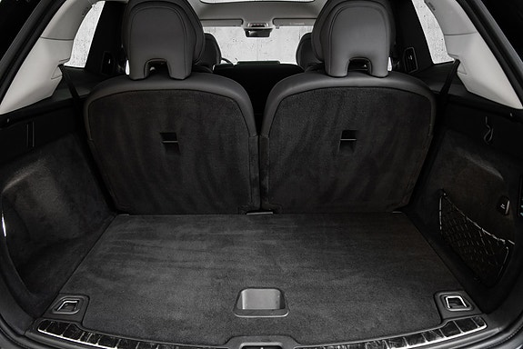 Volvo EX90 10 of 30