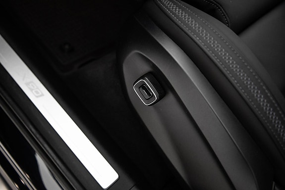 Volvo EX90 21 of 30