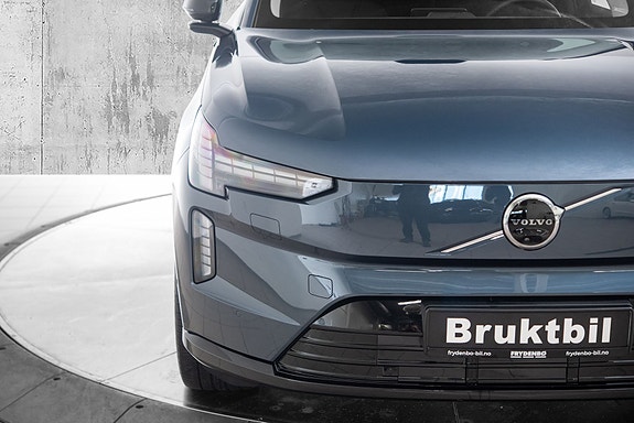 Volvo EX90 4 of 30