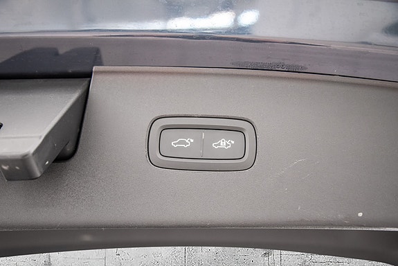 Volvo EX90 13 of 30