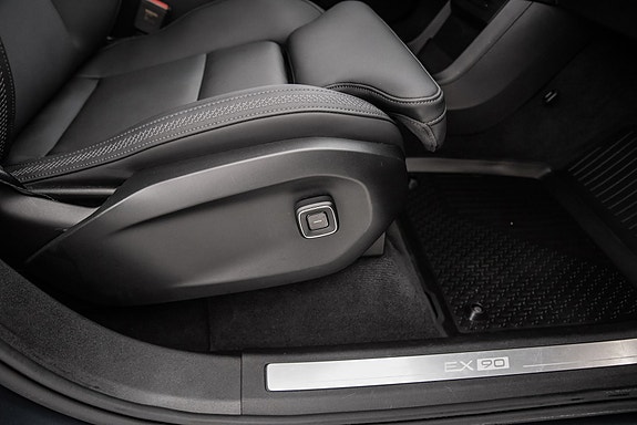 Volvo EX90 24 of 30
