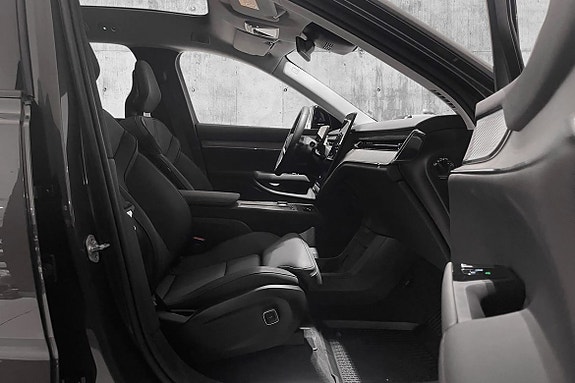 Volvo EX90 18 of 30