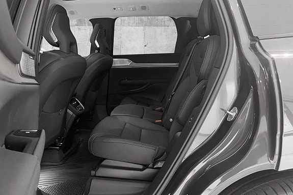Volvo EX90 16 of 30