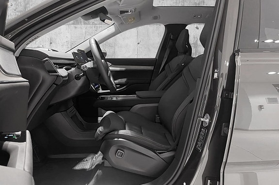 Volvo EX90 15 of 30