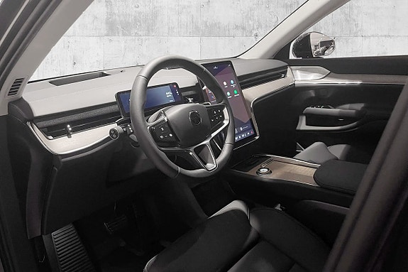 Volvo EX90 21 of 30
