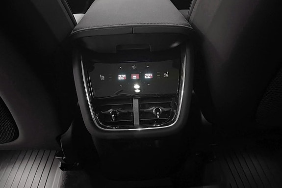 Volvo EX90 22 of 30