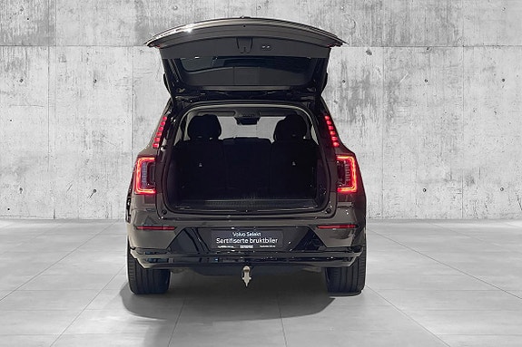 Volvo EX90 10 of 30