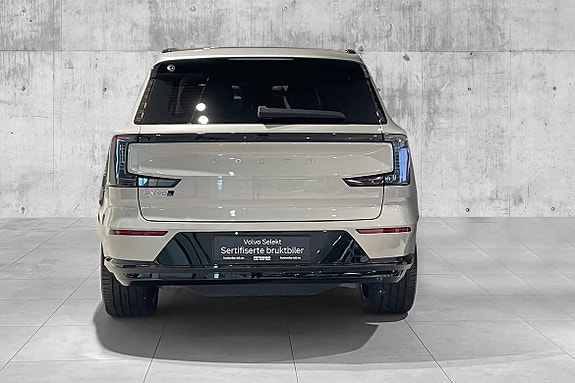 Volvo EX90 10 of 30
