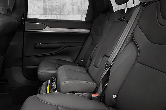 Volvo EX90 18 of 30