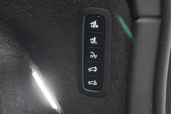 Volvo EX90 15 of 30
