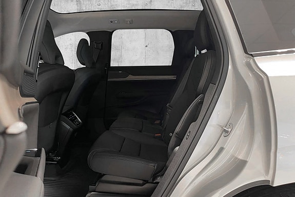 Volvo EX90 19 of 30