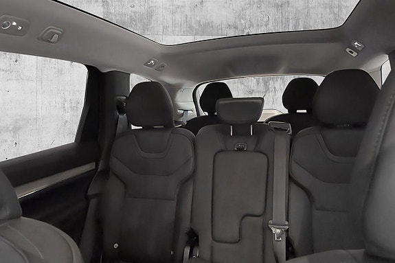 Volvo EX90 24 of 30