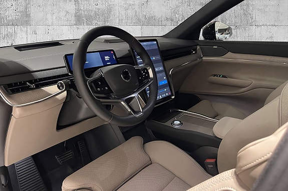 Volvo EX90 18 of 30