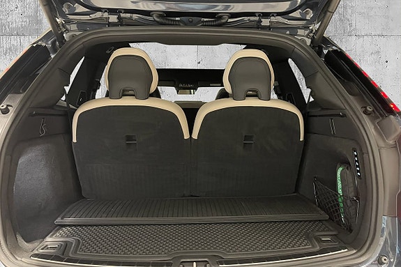 Volvo EX90 14 of 30