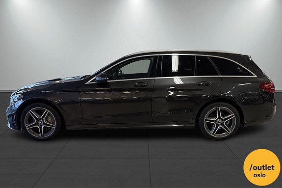 Mercedes-Benz C300 2 of 30