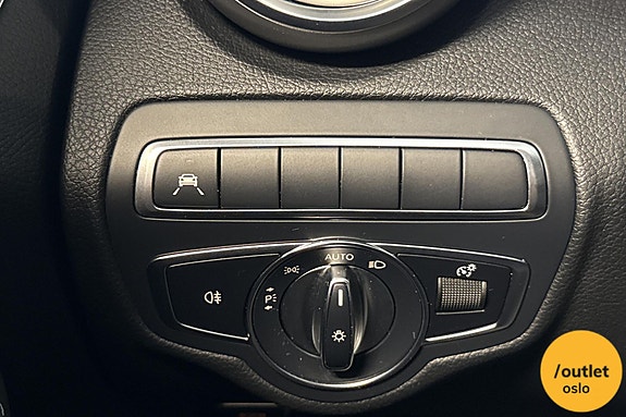 Mercedes-Benz C300 26 of 30