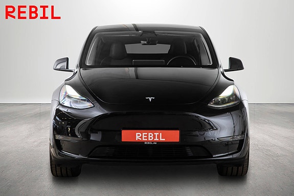 Tesla Model Y 3 of 28