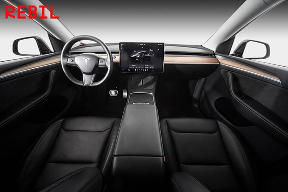Tesla Model Y 11 of 28