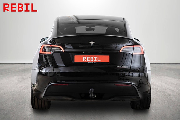 Tesla Model Y 6 of 28