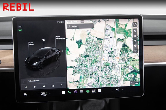 Tesla Model Y 15 of 28