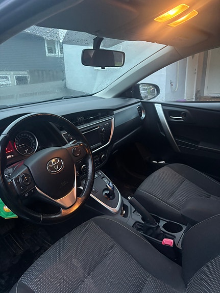 Toyota Auris 9 of 19