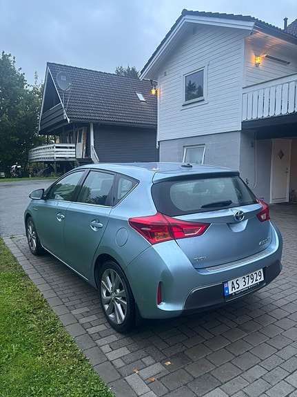 Toyota Auris 4 of 19
