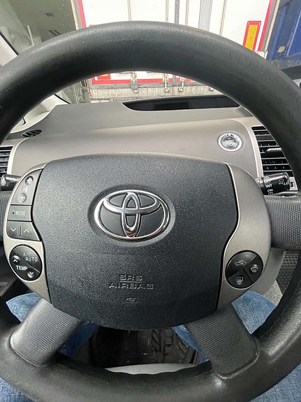 Toyota Prius 11 of 14